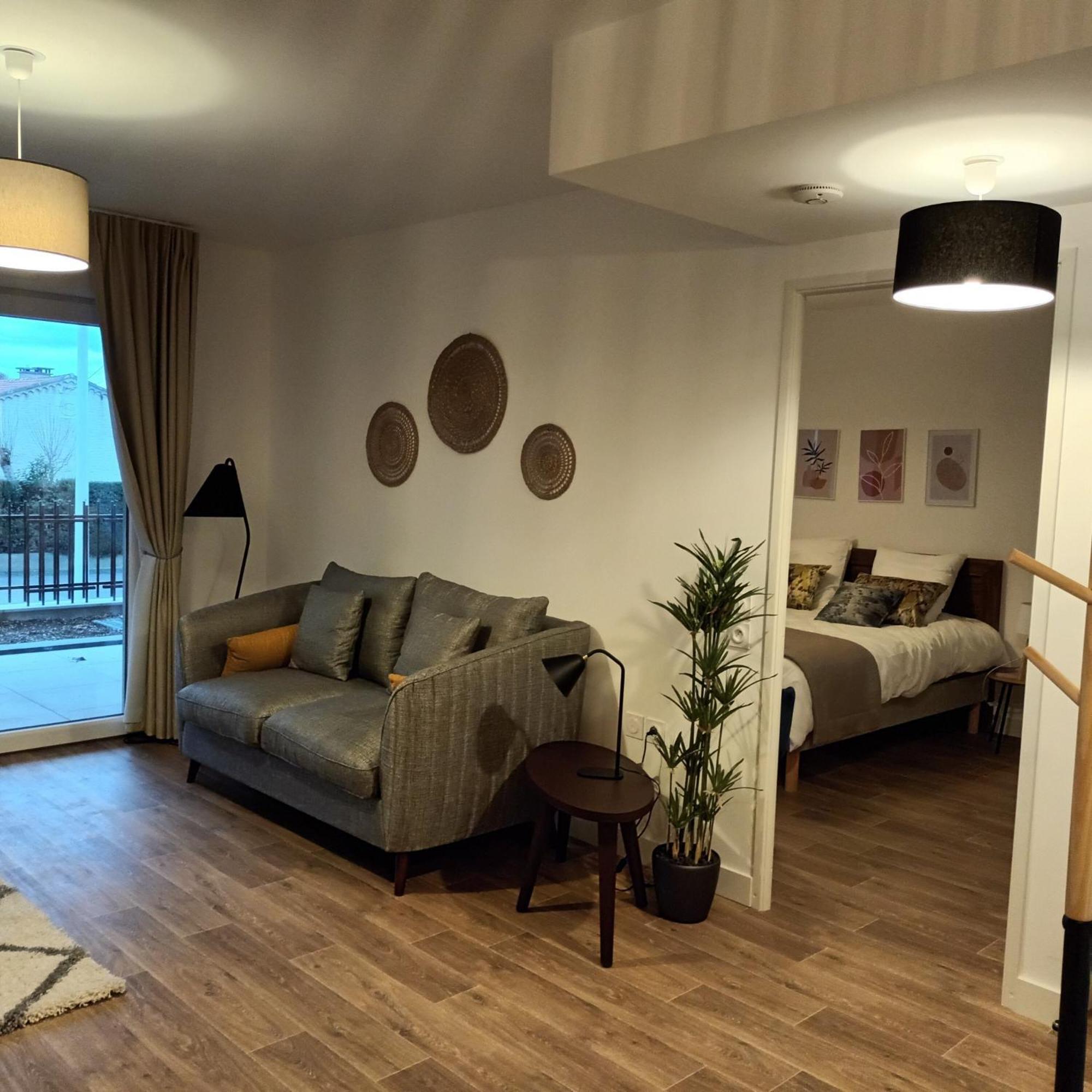 Domitys L'Oustaou Aparthotel Saint-Martin-de-Crau Exterior foto